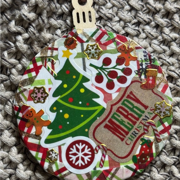2 new 2.75”x2.75” Handmade Wooden Xmas ornaments “Merry & Bright”&”Happy…” $18 - Picture 6 of 9